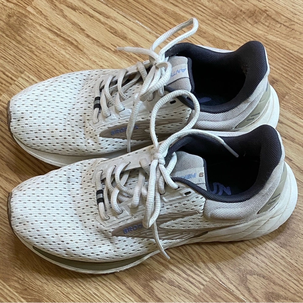 Brooks Run Happy Running Shoes Womens 8 Beige Neutral Comfort Sneakers